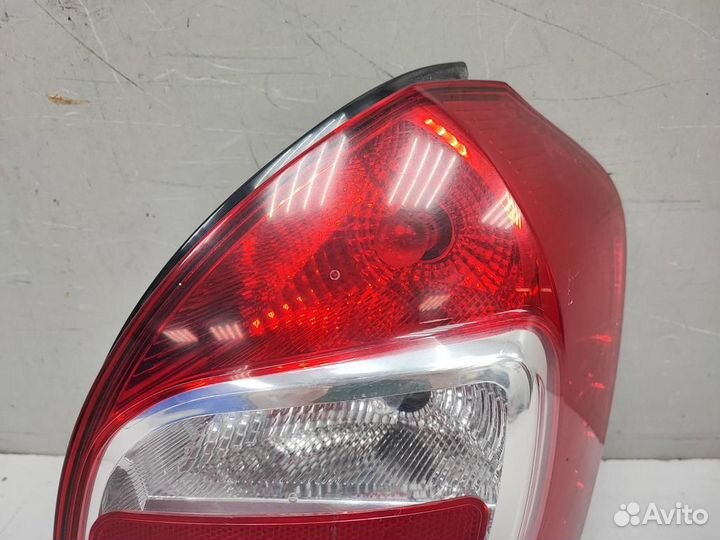 Фонарь правый LADA granta kalina 2 00