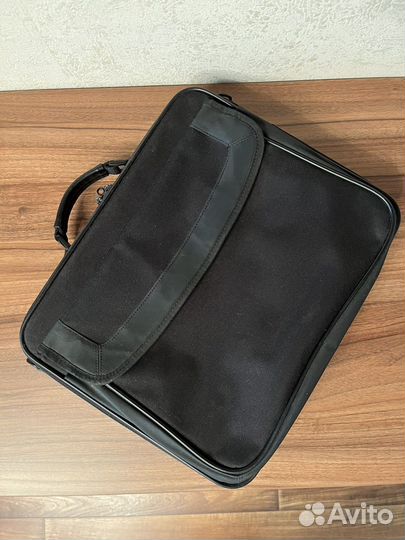 Портфель для ноутбука