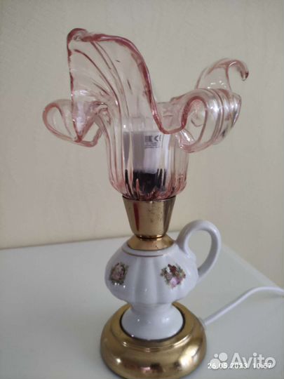 Лампа настольная