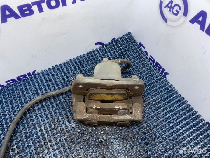 Суппорт Toyota Raum