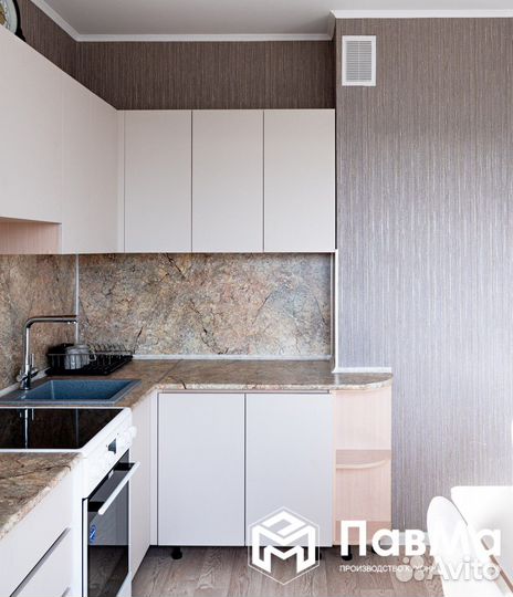 Дизайнерские кухонные гарнитуры 310*121