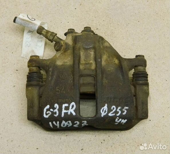 Суппорт передний правый VW Golf 3