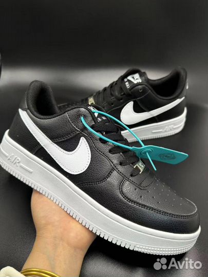 Кроссовки оптом