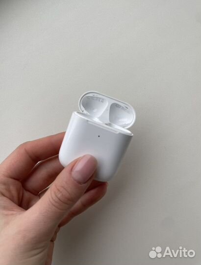 Кейс от наушников airpods