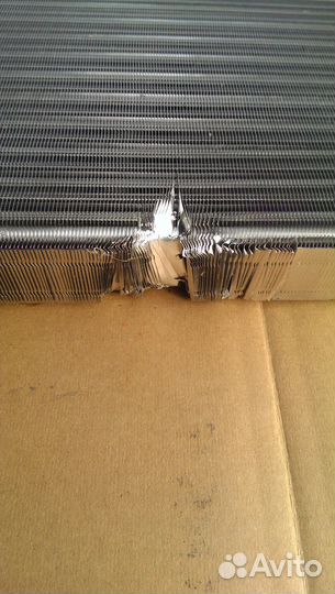 Новый радиатор охлаждения Вольво S60 S80 I V70 II