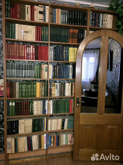 Продаётся библиотека книг