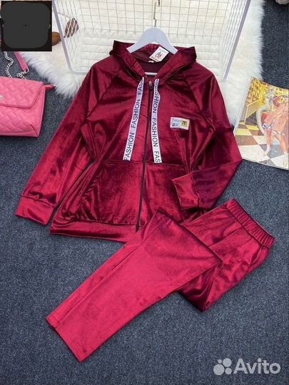 Костюм спортивный