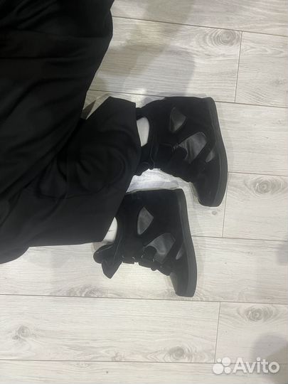 Сникерсы женские 39