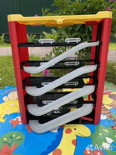 Игрушечная парковка