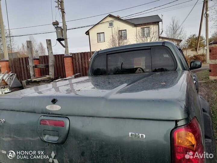 Крышка багажника mitsubishi L200