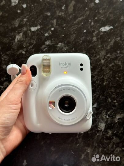 Плёночный фотоаппарат instax mini 11