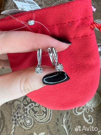 Серьги с бриллиантом