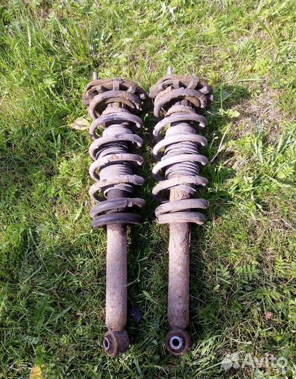 Стойки задние (в сборе ) Nissan Maxima А33