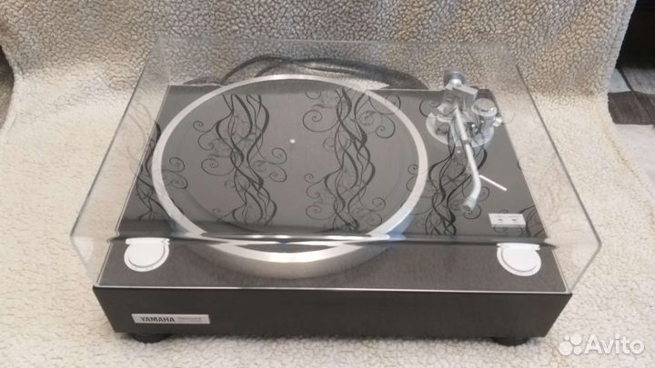 Виниловый проигрыватель Yamaha GT-1000