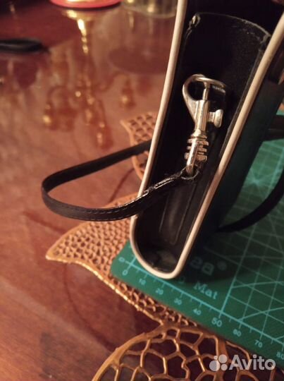 Чехол для телефона кожаный