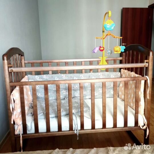 Детская кроватка