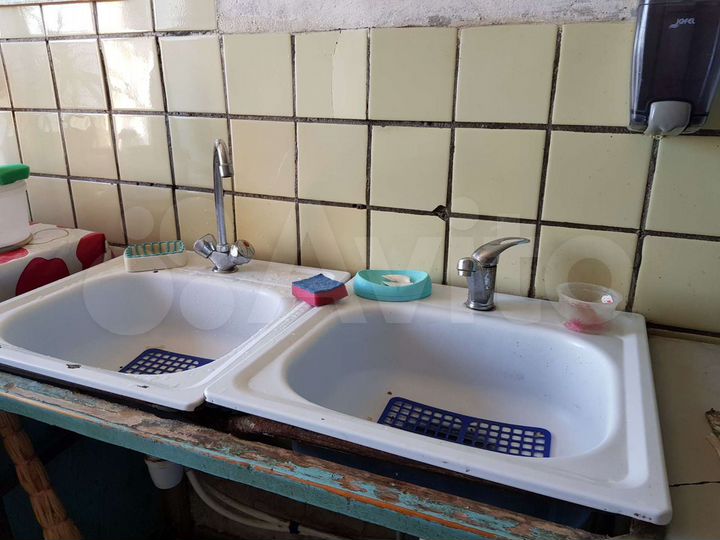 Комната 14 м² в 8-к., 5/5 эт.