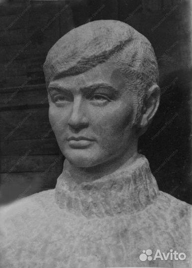 Бюст в мраморе