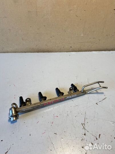 Топливная рампа Volkswagen Jetta 9M2 AWW 2001