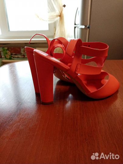 Босоножки женские 38 размер