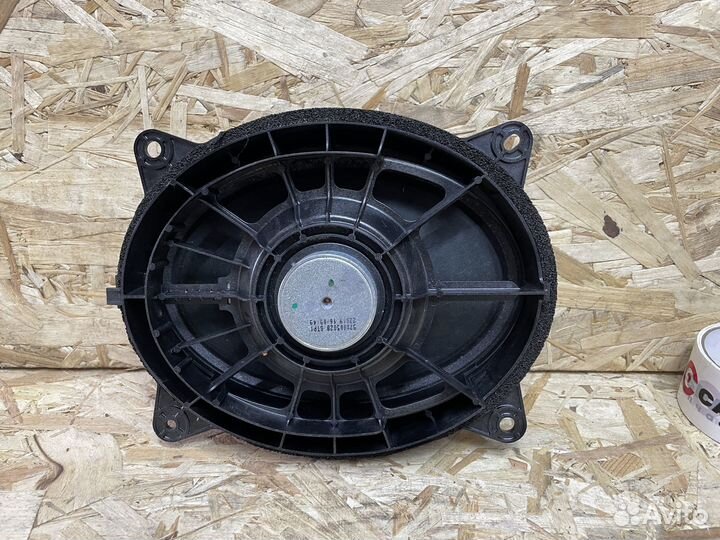 Колонка музыкальная JBL Toyota Alphard 3