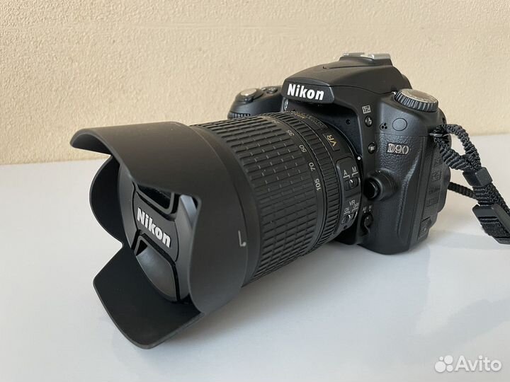 Фотокамера Nikon D90 с обьективом 18-105 VR Kit