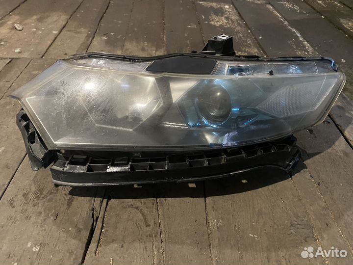 Продам фару Honda Insight