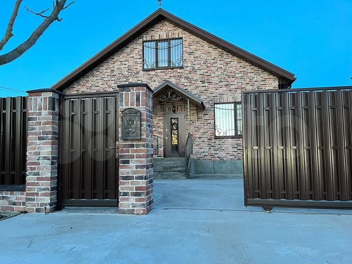 Дом 190 м² на участке 11 сот.