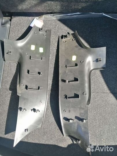 Накладки на пороги задние Peugeot 408