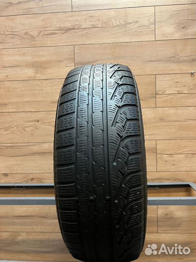 Pirelli Winter Sottozero 210 Serie II 215/60 R17