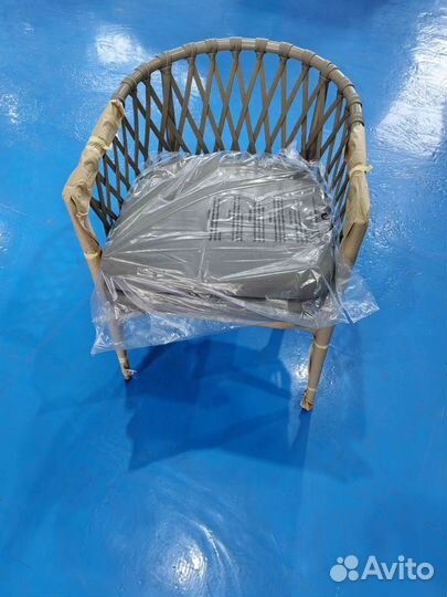 Стол со стульями