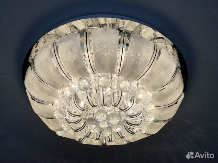 Хрустальная люстра