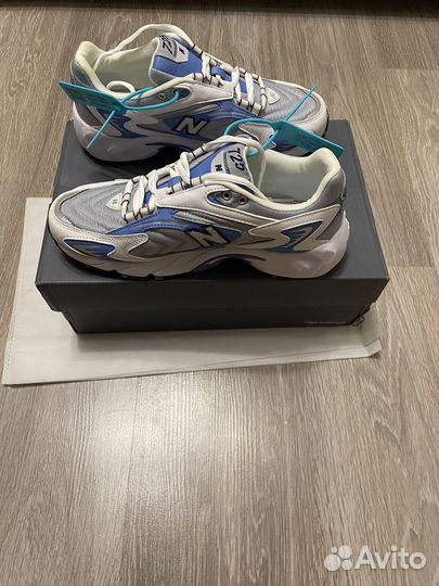 Кроссовки New Balance 725