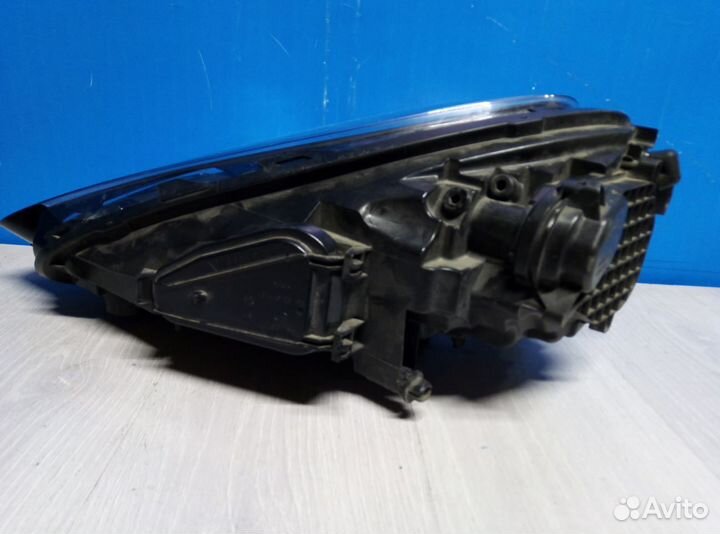 Фара правая Porsche Cayenne 2 958 2010