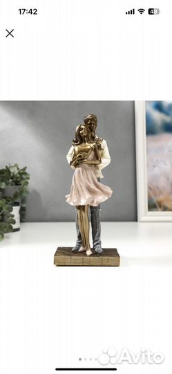 Сувенир полистоун Влюблённая пара с сердцем