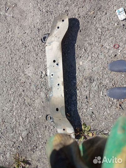 Балка крепления радиатора нижняя