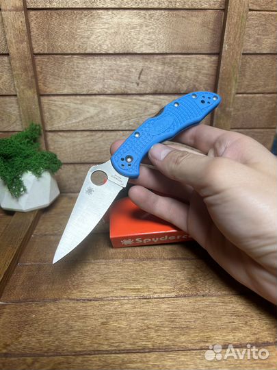 Нож spyderco delica синий