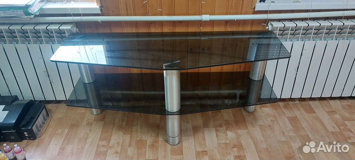 Стеклянная тумба под тв