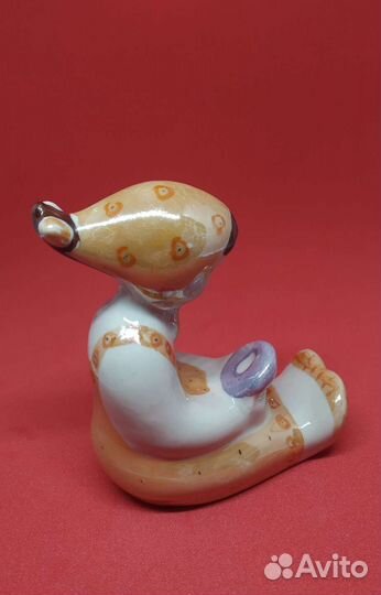 Фарфоровая статуэтка 