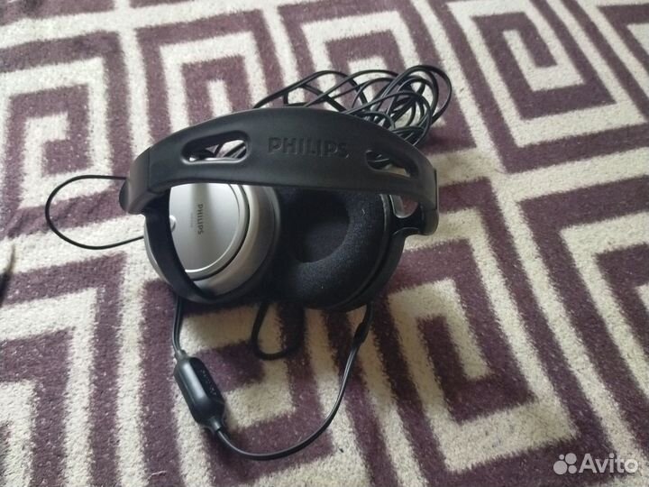 Проводные наушники