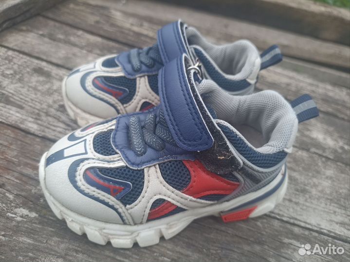 Кроссовки детские 24 размер