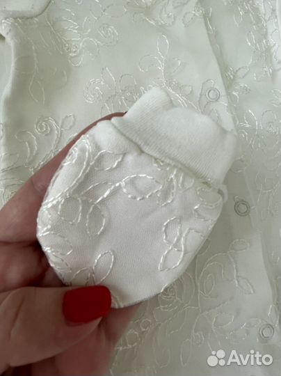 Комплект на выписку для девочки новый