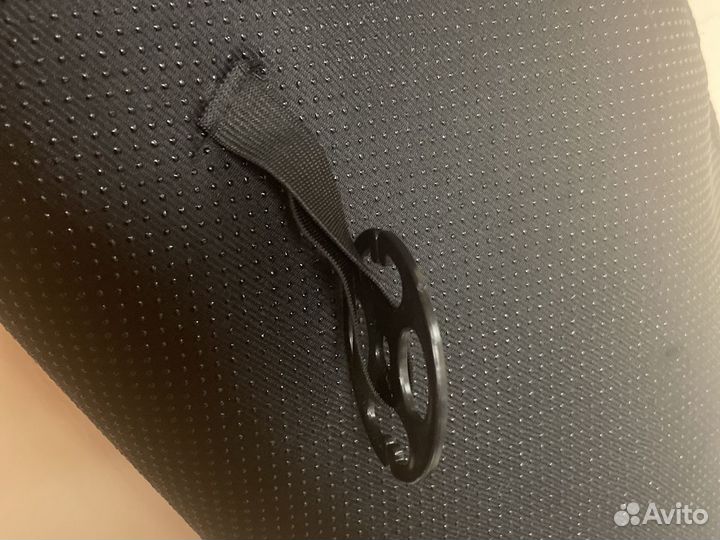 Меховая накидка на сиденье автомобиля