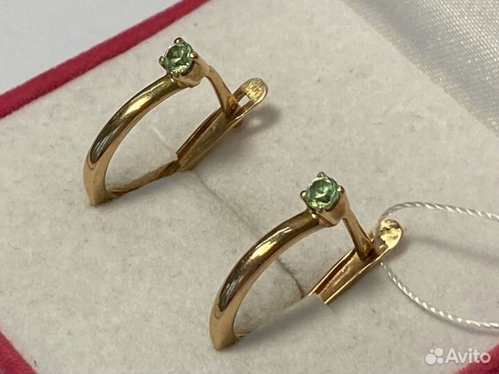 Серьги с камнями золотые