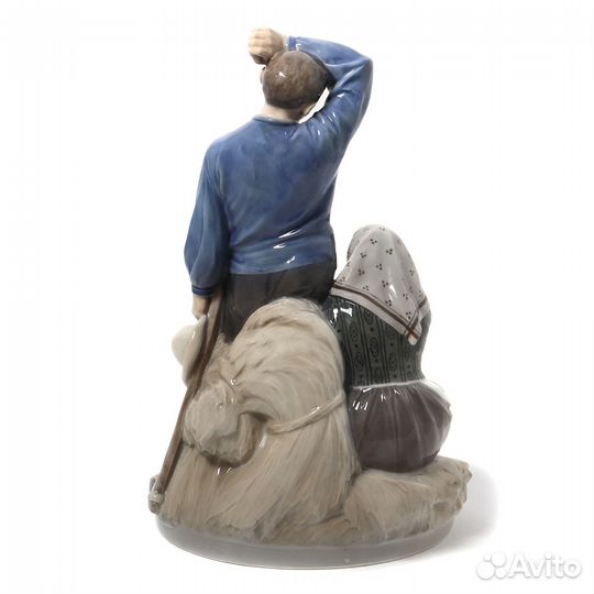 Фарфоровая фигура 