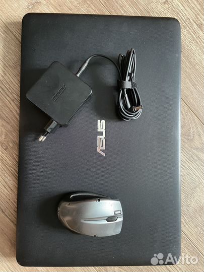Ноутбук Asus 17 дюймов