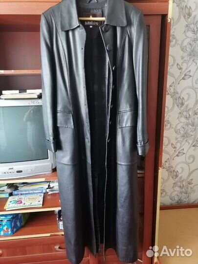 Кожаный плащ женский длинный