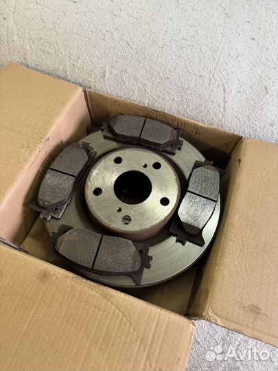 Тормозные диски SAT (ST-43512-33130) + колодки