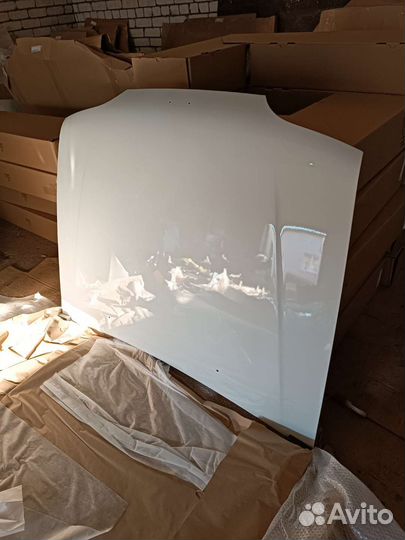 Капот ваз 2114 белый (белое облако)