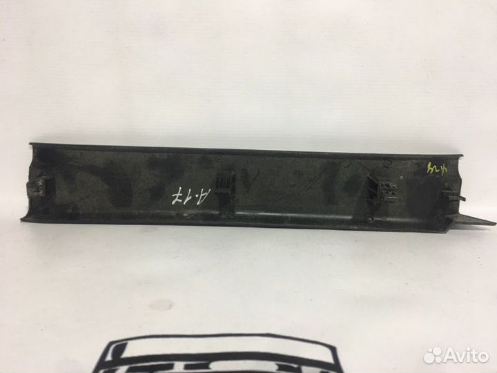 Накладка порога внутренняя задняя правая Ssangyong
